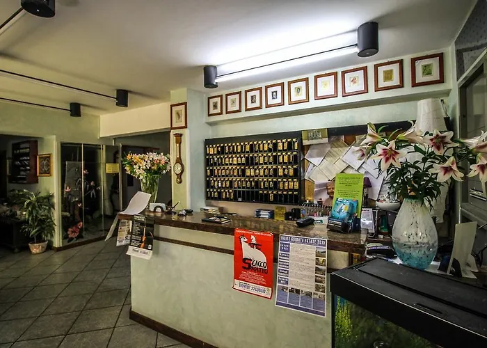 Minerva فندق بيترا ليغوري