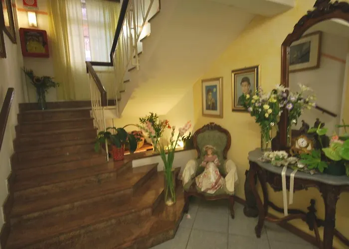 فندق Minerva بيترا ليغوري