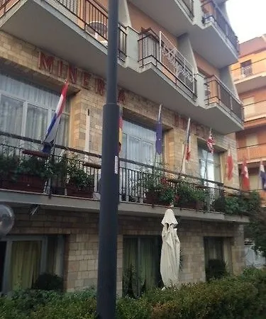 Hotel Minerva 2*