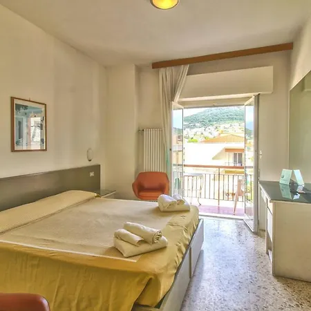 Minerva Hotel 2*